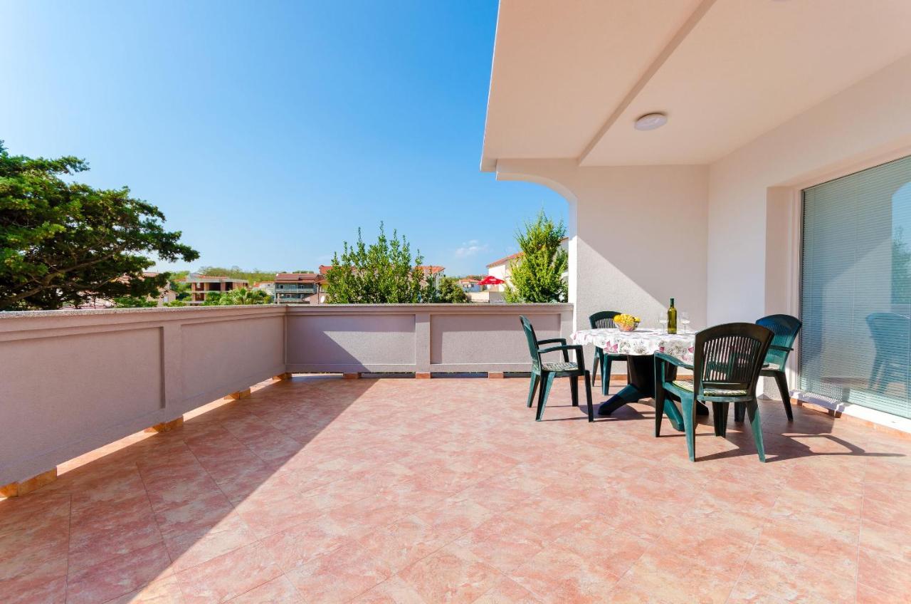 Apartments Ruza-Rajska Beach โลปาร์ ภายนอก รูปภาพ